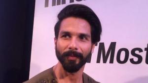 <p>Shahid wore Khanijou to the HT Most Stylish awards. When asked about his choice of clothing, he said &ldquo;I've never done it before and I don't remember anybody doing it before. These are the HT Style Awards. It's about doing something different and fun. So, I though I'd let my hair down and wear something easy and fun.&rdquo; However, he was at the event by himself as his wife was out of town and said he was looking forward to a good-looking stylish evening. </p>