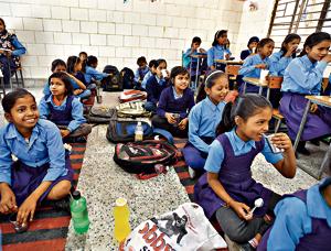 To simplify the procedure, the decision has been taken to form a committee which would work on selecting books based on the aptitude and level of understanding of students studying in MCD schools.(Sushil Kumar/HT PHOTO) To simplify the procedure, the decision has been taken to form a committee which would work on selecting books based on the aptitude and level of understanding of students studying in MCD schools.(Sushil Kumar/HT PHOTO)