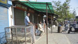 Meat shops were closed following traders strike against the government’s crackdown on slaughter house in Ghaziabad on Monday.(Sakib Ali/HT Photo) Meat shops were closed following traders strike against the government’s crackdown on slaughter house in Ghaziabad on Monday.(Sakib Ali/HT Photo)