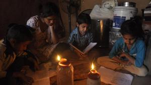 With no electricity, residents are left in the lurch.(Sant Arora/HT Photo) With no electricity, residents are left in the lurch.(Sant Arora/HT Photo)