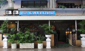 The restaurant management had approached the high court earlier this month against the corporation having rejected their plea to regularise their cake shop and the restaurtant’s outdoor seating area.(HT) The restaurant management had approached the high court earlier this month against the corporation having rejected their plea to regularise their cake shop and the restaurtant’s outdoor seating area.(HT)