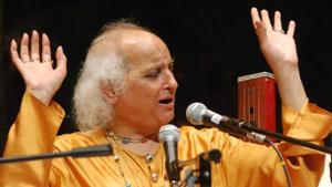 Hindustani classical vocalist Pandit Jasraj performing at a music festival in Delhi.(Courtesy: Shriram Bharatiya Kala Kendra) Hindustani classical vocalist Pandit Jasraj performing at a music festival in Delhi.(Courtesy: Shriram Bharatiya Kala Kendra)