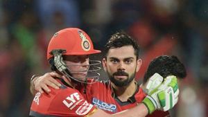 AB de Villiers (L) will captain Royal Challengers Bangalore (RCB) in the initial phase of IPL 2017 if Virat Kohli fails to recover in time.(AFP/Getty Images) AB de Villiers (L) will captain Royal Challengers Bangalore (RCB) in the initial phase of IPL 2017 if Virat Kohli fails to recover in time.(AFP/Getty Images)