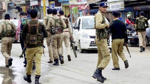 14 mobile phones were seized from Baramulla jail inmates, including separatist Masrat Alam, during a raid on Sunday.(PTI Representative Photo) 14 mobile phones were seized from Baramulla jail inmates, including separatist Masrat Alam, during a raid on Sunday.(PTI Representative Photo)