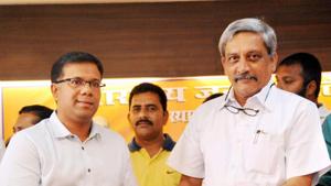 Former Congress minister Vishwajit Rane joins BJP in presence of Goa chief minister Manohar Parrikar at Panaji on Thursday.(PTI Photo) Former Congress minister Vishwajit Rane joins BJP in presence of Goa chief minister Manohar Parrikar at Panaji on Thursday.(PTI Photo)