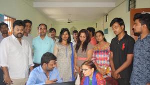 Members of EJ, a socio welfare group holding a health check up camp at Bariyatu Old Age Home. Doctors found high stress and anxiety levels among the senior citizens.(HT Photo) Members of EJ, a socio welfare group holding a health check up camp at Bariyatu Old Age Home. Doctors found high stress and anxiety levels among the senior citizens.(HT Photo)