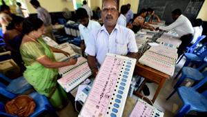 Workers readying EVMs for RK Nagar constituency bypolls in Chennai.(PTI File Photo) Workers readying EVMs for RK Nagar constituency bypolls in Chennai.(PTI File Photo)