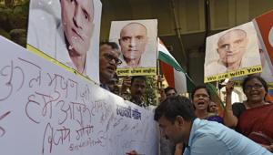 People protest against Kulbhushan Jadhav’s conviction in Pakistan, in Mumbai.(Vijayanand Gupta/HT Photo) People protest against Kulbhushan Jadhav’s conviction in Pakistan, in Mumbai.(Vijayanand Gupta/HT Photo)