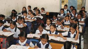 Under the Right to Free and Compulsory Education Act, 2009, private schools are required to admit at least 25% of children in Class I from disadvantaged and weaker sections, and provide them free education.(HT Photp) Under the Right to Free and Compulsory Education Act, 2009, private schools are required to admit at least 25% of children in Class I from disadvantaged and weaker sections, and provide them free education.(HT Photp)