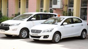 Some officers have promptly removed beacons atop their cars while some others want to relish their last few moments with their prized possession.(HT photo) Some officers have promptly removed beacons atop their cars while some others want to relish their last few moments with their prized possession.(HT photo)