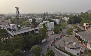 The residents of DLF colonies and those in Sushant Lok Phase 1 have, for long, accused the developers being reluctant to meet their basic civic needs.(Sanjeev Verma/HT PHOTO) The residents of DLF colonies and those in Sushant Lok Phase 1 have, for long, accused the developers being reluctant to meet their basic civic needs.(Sanjeev Verma/HT PHOTO)