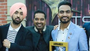 Reality show winner Bannet Dosanjh (right) with Diljit Dosanjh and Shankar Mahadevan at the award-winning ceremony.(HT Photo) Reality show winner Bannet Dosanjh (right) with Diljit Dosanjh and Shankar Mahadevan at the award-winning ceremony.(HT Photo)