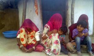 The family members of Raju Das, it is a long wait for his dead body reach their village in Rajasthan’s Barmer.(HT Photo.) The family members of Raju Das, it is a long wait for his dead body reach their village in Rajasthan’s Barmer.(HT Photo.)