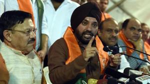 Former Delhi Congress president Arvinder Singh and former AAP MLA Ved Parkash inclusion in the Bharatiya Janata Party (BJP) camp just days ahead of the corporation elections has paid rich dividends to the saffron party .(Sonu Mehta/HT PHOTO) Former Delhi Congress president Arvinder Singh and former AAP MLA Ved Parkash inclusion in the Bharatiya Janata Party (BJP) camp just days ahead of the corporation elections has paid rich dividends to the saffron party .(Sonu Mehta/HT PHOTO)