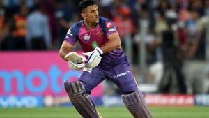 Rising Pune Supergiant’s Mahendra Singh Dhoni scored a match-winning unbeaten 61 against defending IPL champions Sunrisers Hyderabad to reconfirm his ability to chase scores.(AFP) Rising Pune Supergiant’s Mahendra Singh Dhoni scored a match-winning unbeaten 61 against defending IPL champions Sunrisers Hyderabad to reconfirm his ability to chase scores.(AFP)