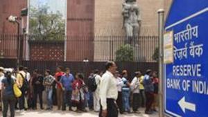 People waiting outside Reserve Bank of India in New Delhi to submit their demonetized banknotes.(Ravi Choudhary/HT File Photo) People waiting outside Reserve Bank of India in New Delhi to submit their demonetized banknotes.(Ravi Choudhary/HT File Photo)