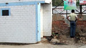 The South Corporation has undertaken repairing of public toilets following repeated complaints from users about their poor maintenance.(Sonu Mehta/ HT File Photo) The South Corporation has undertaken repairing of public toilets following repeated complaints from users about their poor maintenance.(Sonu Mehta/ HT File Photo)