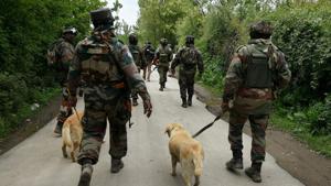 Army soldiers carrying out a search operation in Shopian district of south Kashmir on Thursday.(PTI FILE PHOTO) Army soldiers carrying out a search operation in Shopian district of south Kashmir on Thursday.(PTI FILE PHOTO)