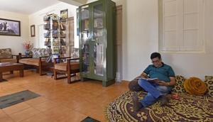 “It feels great to visit someone’s house on a Sunday afternoon, just to read,” says Manish Pagnis, an HR manager from Pune. “I’ve enjoyed reading about Chhatrapati Shivaji today and have so many new stories to tell my children.”(Pratik Chorge / HT Photo)