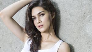 Kriti Sanon will pair up with Heropanti co-star Tiger Shroff once again for Baaghi 2.(HT Photo) Kriti Sanon will pair up with Heropanti co-star Tiger Shroff once again for Baaghi 2.(HT Photo)