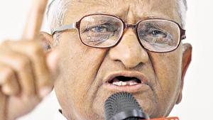 The Bihar government wants social activist Anna Hazare to be the face of its campaign to de-silt Ganga river.(HT file photo)