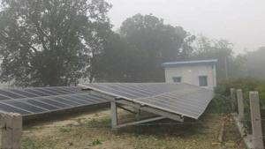 UP NEDA had earlier set up two solar plants of 25 KV each in Jayapur in association with a private company.(HT Photo) UP NEDA had earlier set up two solar plants of 25 KV each in Jayapur in association with a private company.(HT Photo)