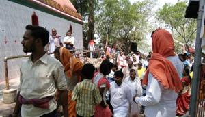 Devotees at a temple atop Kauleshwari hills in Jharkhand’s Chatra district.(HT photo) Devotees at a temple atop Kauleshwari hills in Jharkhand’s Chatra district.(HT photo)