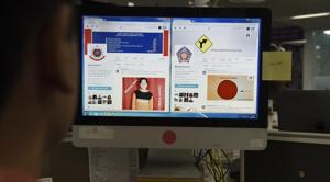 To make its social media handles more “quirky, trendy” yet relevant, Delhi police will now hire professional social media watchers, who will manage their otherwise dull content online. The Mumbai Police has, in the last few months, made social media its forte.(Saumya Khandelwal/HT PHOTO) To make its social media handles more “quirky, trendy” yet relevant, Delhi police will now hire professional social media watchers, who will manage their otherwise dull content online. The Mumbai Police has, in the last few months, made social media its forte.(Saumya Khandelwal/HT PHOTO)