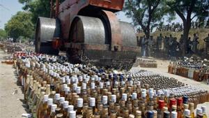 About nine lakh litres of liquor has been seized since total prohibition was imposed on Bihar in April 2016.(Reuters file photo) About nine lakh litres of liquor has been seized since total prohibition was imposed on Bihar in April 2016.(Reuters file photo)