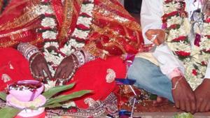 A panchayat was called where both the sides returned gifts, cash and jewellery they had exchanged earlier(HT representational image) A panchayat was called where both the sides returned gifts, cash and jewellery they had exchanged earlier(HT representational image)