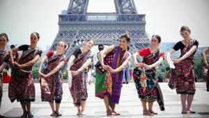 French dancers performing Sambalpuri folk dance at the Eiffel Tower, Paris. Credit: Mahina Khanum (Facebook) French dancers performing Sambalpuri folk dance at the Eiffel Tower, Paris. Credit: Mahina Khanum (Facebook)