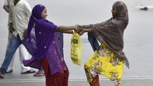 Factors contributing to low enrolment and high incidence of drop outs among Muslim girls were poverty, absence of separate girls schools, conservative attitudes and early marriages.(Arun Sharma/HT File Photo) Factors contributing to low enrolment and high incidence of drop outs among Muslim girls were poverty, absence of separate girls schools, conservative attitudes and early marriages.(Arun Sharma/HT File Photo)