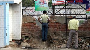 Sure, when it comes to toilets, India doesn’t have enough, but I am not convinced that has anything to do with it. I’ve seen enough men peeing right next to fully functional (and reasonably clean) public conveniences. When confronted, most of them try to brazen it out. Most aren’t embarrassed.(Sonu Mehta/HT Photo) Sure, when it comes to toilets, India doesn’t have enough, but I am not convinced that has anything to do with it. I’ve seen enough men peeing right next to fully functional (and reasonably clean) public conveniences. When confronted, most of them try to brazen it out. Most aren’t embarrassed.(Sonu Mehta/HT Photo)