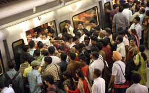 The early warning system will try to forecast how the indoor air quality at public places such as metro could deteriorate within a few hours and even advise people to vacate the place to bring down levels of pollution.(Hindustan Times) The early warning system will try to forecast how the indoor air quality at public places such as metro could deteriorate within a few hours and even advise people to vacate the place to bring down levels of pollution.(Hindustan Times)