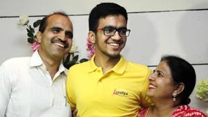 Sarvesh Mehtani (centre) from Haryana’s Panchkula secured the All India Rank (AIR) 1 in Joint Entrance Examination (JEE) Advanced 2017, the results of which were declared on Sunday.(Keshav Singh/HT Photo) Sarvesh Mehtani (centre) from Haryana’s Panchkula secured the All India Rank (AIR) 1 in Joint Entrance Examination (JEE) Advanced 2017, the results of which were declared on Sunday.(Keshav Singh/HT Photo)