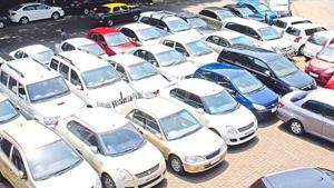 The manager was allegedly overcharging people for parking at Santacruz in Mumbai.(Pic for representation) The manager was allegedly overcharging people for parking at Santacruz in Mumbai.(Pic for representation)