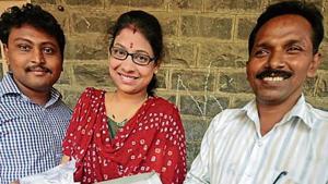 (From left) Purushottam Dike, Rekha Shirsat and Laxman Chavan at the Poona Night School, Bajirao Road in Pune.(HT PHOTO) (From left) Purushottam Dike, Rekha Shirsat and Laxman Chavan at the Poona Night School, Bajirao Road in Pune.(HT PHOTO)