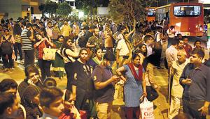 Passengers stranded outside Mandi House metro station on Tuesday evening. Most said cabs and autos also were not available after Delhi Metro services were hit.(Sushil Kumar/HT Photo) Passengers stranded outside Mandi House metro station on Tuesday evening. Most said cabs and autos also were not available after Delhi Metro services were hit.(Sushil Kumar/HT Photo)