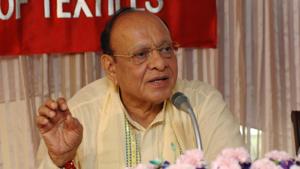 Congress stalwart Shankersinh Vaghela, in an apparent warning, said on Tuesday that he would do what supporters would say after a meeting with them on June 24.(HT File Photo) Congress stalwart Shankersinh Vaghela, in an apparent warning, said on Tuesday that he would do what supporters would say after a meeting with them on June 24.(HT File Photo)