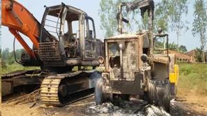 Incidents of Maoists setting alight road construction equipment have been frequent in Bihar.(File photo) Incidents of Maoists setting alight road construction equipment have been frequent in Bihar.(File photo)