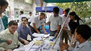 The land owning agency is offering around 13,000 flats under the scheme, of which 350 are two-room middle income group (MIG) flats. The rest are either one-bedroom lower income group flats (LIG) flats or janta flats.(Hindustan Times) The land owning agency is offering around 13,000 flats under the scheme, of which 350 are two-room middle income group (MIG) flats. The rest are either one-bedroom lower income group flats (LIG) flats or janta flats.(Hindustan Times)