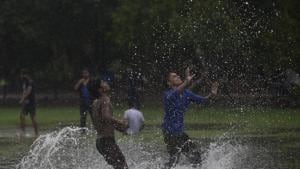 The monsoon officially hit New Delhi on Sunday , two days behind schedule. More rain is forecast over the next two days.(HT PHOTO) The monsoon officially hit New Delhi on Sunday , two days behind schedule. More rain is forecast over the next two days.(HT PHOTO)