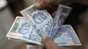 Bakhtawar Singh, the manager of currency chest, Barmer, SBI, says the Reserve Bank of India, which was supposed to collect the demonetised notes, was yet to do so. Hence, there is no space.(REUTERS) Bakhtawar Singh, the manager of currency chest, Barmer, SBI, says the Reserve Bank of India, which was supposed to collect the demonetised notes, was yet to do so. Hence, there is no space.(REUTERS)