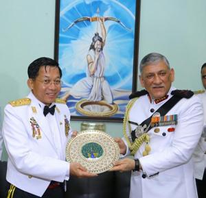 Chief of Army Staff, General Bipin Rawat, welcomes commander-in-chief, defence services, Myanmar, Senior General Min Aung Hlaing, at OTA, Gaya, on Friday.(HT photo) Chief of Army Staff, General Bipin Rawat, welcomes commander-in-chief, defence services, Myanmar, Senior General Min Aung Hlaing, at OTA, Gaya, on Friday.(HT photo)