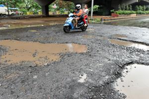 A PWD official said about 3.6kmof the 24.89-km highway is in a shoddy state.(HT File Photo) A PWD official said about 3.6kmof the 24.89-km highway is in a shoddy state.(HT File Photo)