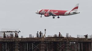 Aftab Ahmed, a resident of Ranchi, was overpowered and handed over to the police at Ranchi after the flight landed safely.(HT FILE) Aftab Ahmed, a resident of Ranchi, was overpowered and handed over to the police at Ranchi after the flight landed safely.(HT FILE)