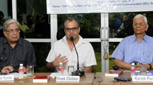 (From left) Institute for Development and Communication director Dr Pramod Kumar, keynote speaker Prof Vivek Chibber, from New York University and Prof Harish Puri attending the first Randhir Memorial Lecture on neoliberalism in Chandigarh on Tuesday.(Keshav Singh/HT) (From left) Institute for Development and Communication director Dr Pramod Kumar, keynote speaker Prof Vivek Chibber, from New York University and Prof Harish Puri attending the first Randhir Memorial Lecture on neoliberalism in Chandigarh on Tuesday.(Keshav Singh/HT)