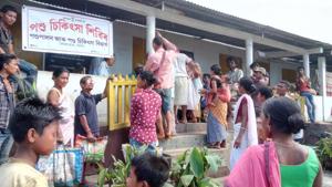 Inmates of the Hatikhuli flood relief camp near Kaziranga National park in Assam luckily have an anganwadi centre. Other camps are facing sub-human conditions say officials.(Rahul Karmakar/Hindustan Times) Inmates of the Hatikhuli flood relief camp near Kaziranga National park in Assam luckily have an anganwadi centre. Other camps are facing sub-human conditions say officials.(Rahul Karmakar/Hindustan Times)