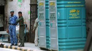 According to parameters of the Swachh Bharat Mission, any urban local body can declare its wards ODF only if it is successful in providing public conveniences at 75% of its areas. Also, there should be provision for toilets within 500 metres of slum settlements.(Arvind Yadav/ HT File Photo) According to parameters of the Swachh Bharat Mission, any urban local body can declare its wards ODF only if it is successful in providing public conveniences at 75% of its areas. Also, there should be provision for toilets within 500 metres of slum settlements.(Arvind Yadav/ HT File Photo)