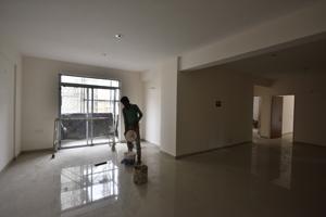 A DDA flat under construction at Jasola Vihar in south Delhi.(Arun Sharma/HT PHOTO) A DDA flat under construction at Jasola Vihar in south Delhi.(Arun Sharma/HT PHOTO)